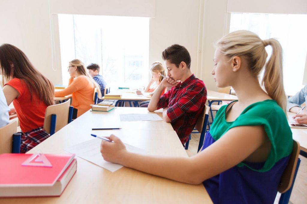escuela de español para extranjeros en Valencia - alumnos en clase